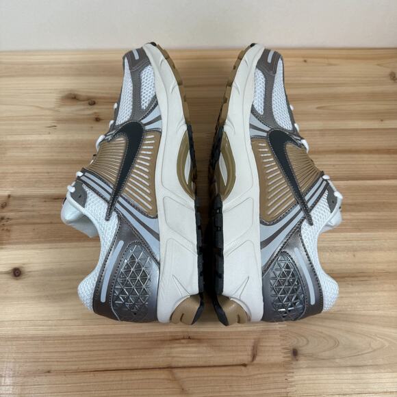 Nike Zoom Vomero 5 Running shoes Mens 11 Metallic Pewter Ash White FJ415-006 - Picture 8 of 10